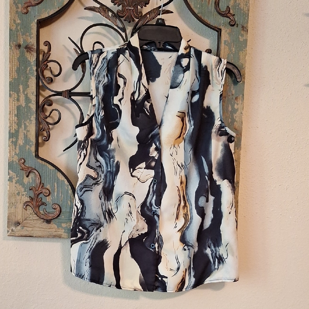 Blue and White Sleeveless Blouse with Mandarin Collar. Size S